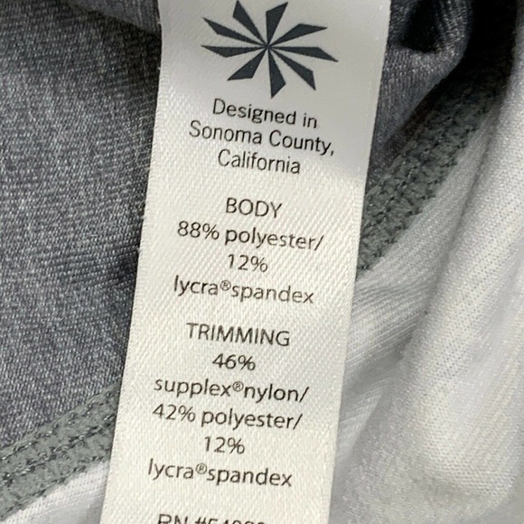 Athleta Gray White Floral Capri‎ Leggings - Picture 6 of 8